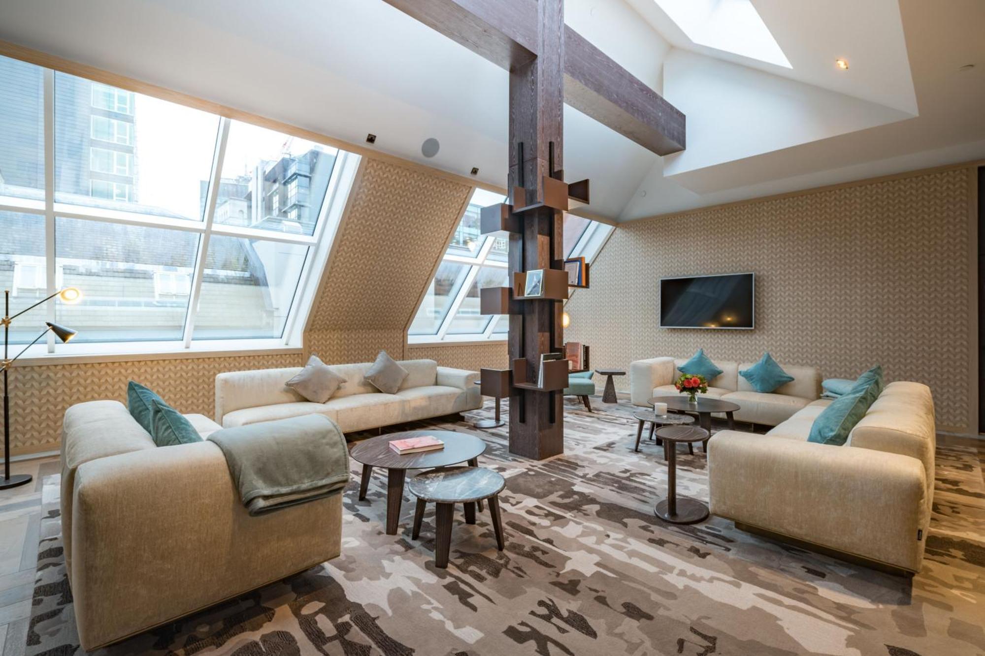 Stock Exchange Hotel Manchester Exteriör bild The Club at London Heathrow Airport