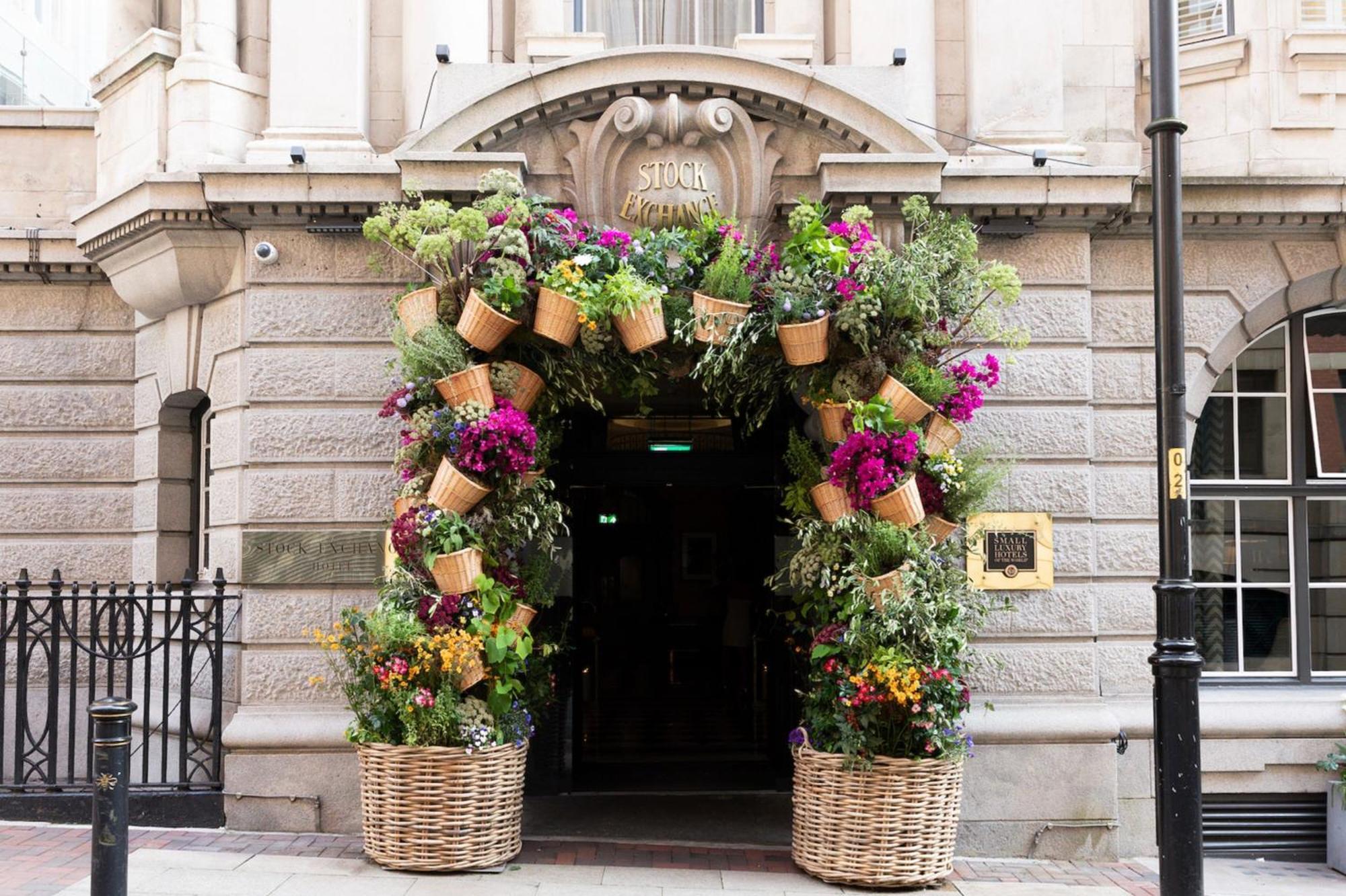 Stock Exchange Hotel Manchester Exteriör bild The entrance to the hotel