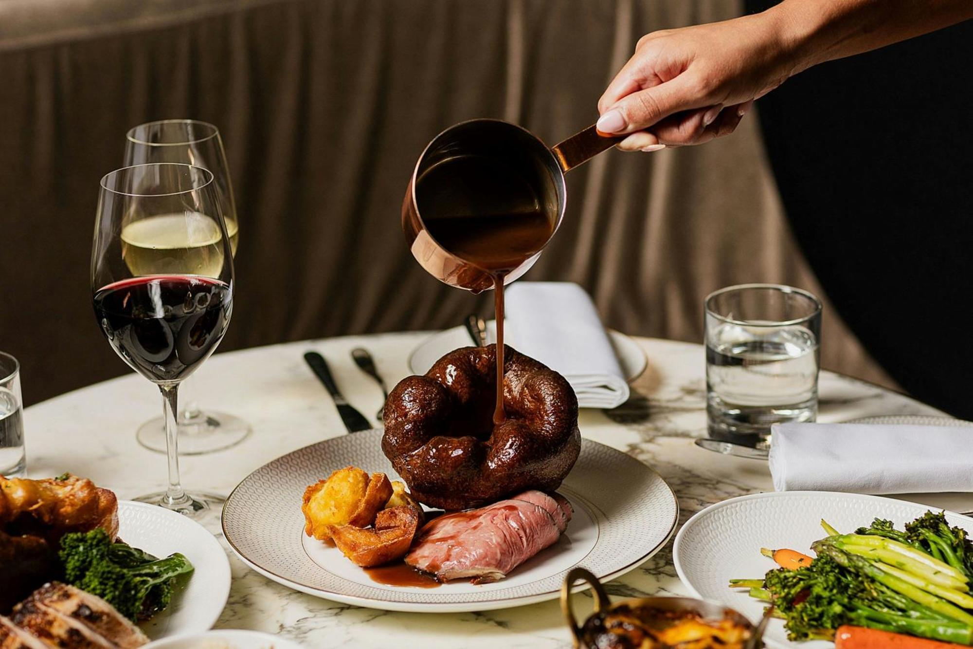 Stock Exchange Hotel Manchester Exteriör bild A traditional Sunday roast