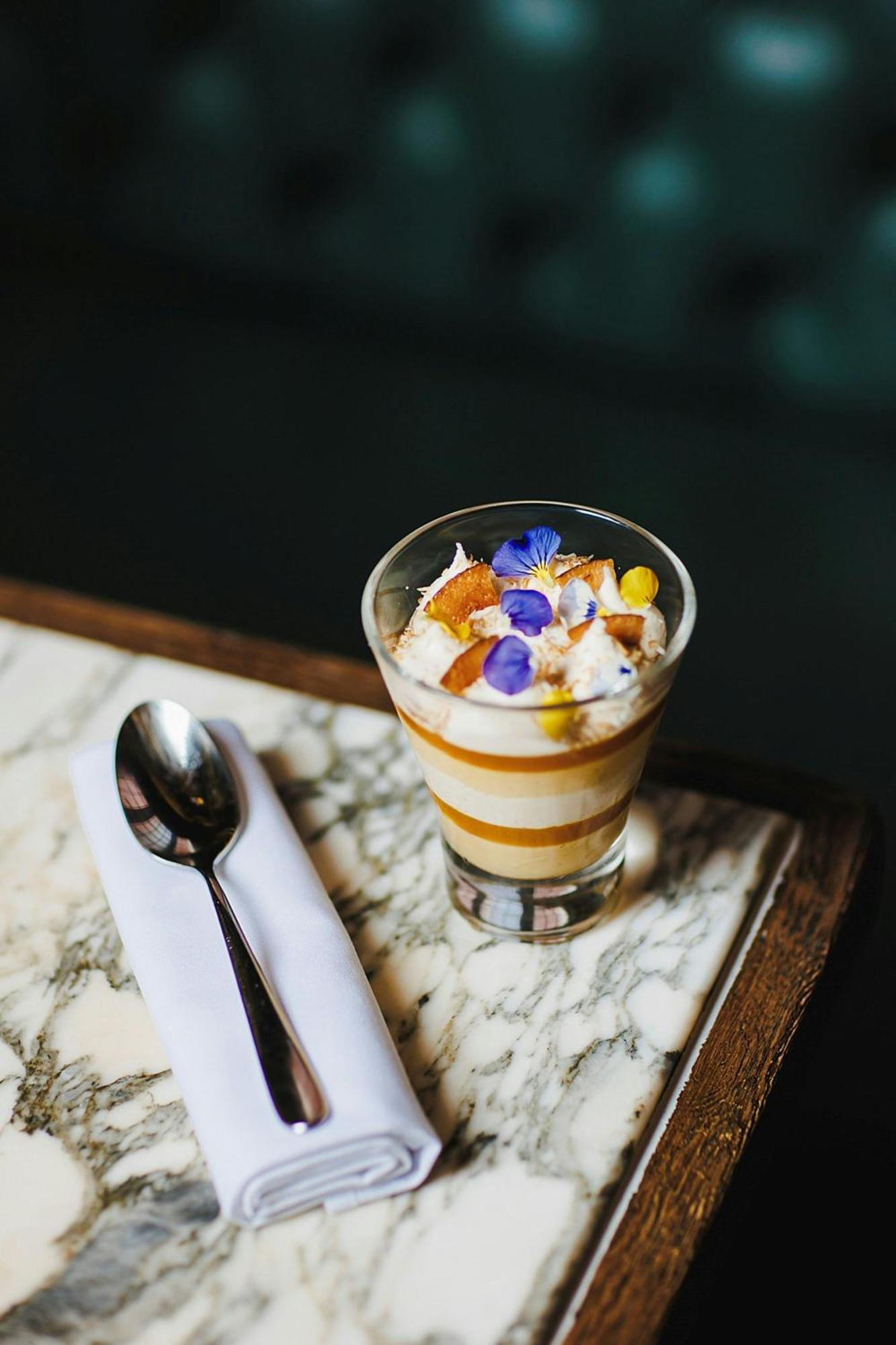 Stock Exchange Hotel Manchester Exteriör bild A dessert at the restaurant